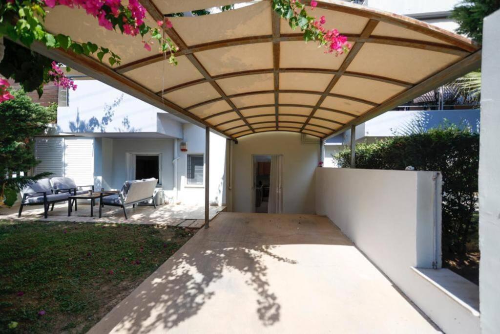Pame Rentals - Cozy Glyfada Stay With Free Parking Athens Ngoại thất bức ảnh