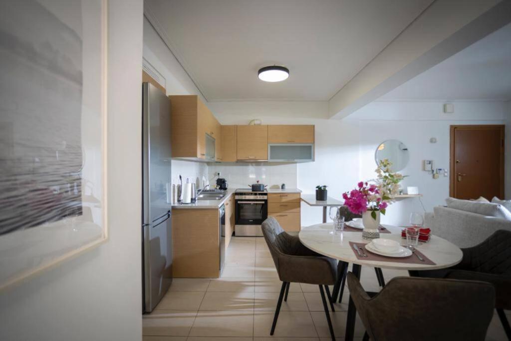Pame Rentals - Cozy Glyfada Stay With Free Parking Athens Ngoại thất bức ảnh